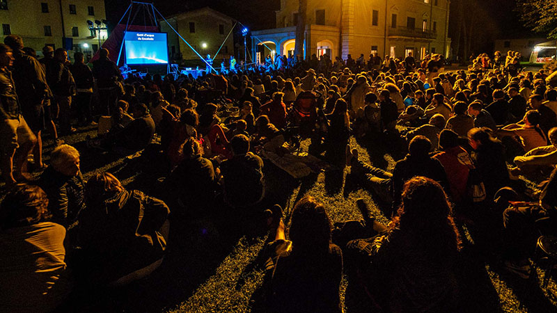 https://www.isoladieinstein.it/wp-content/uploads/2026/06/eventi-serali-bis.jpg