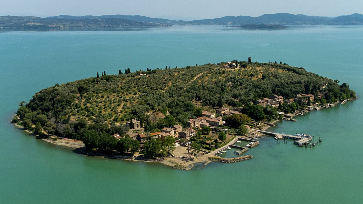 https://www.isoladieinstein.it/wp-content/uploads/2026/06/isola-maggiore-ok.jpg